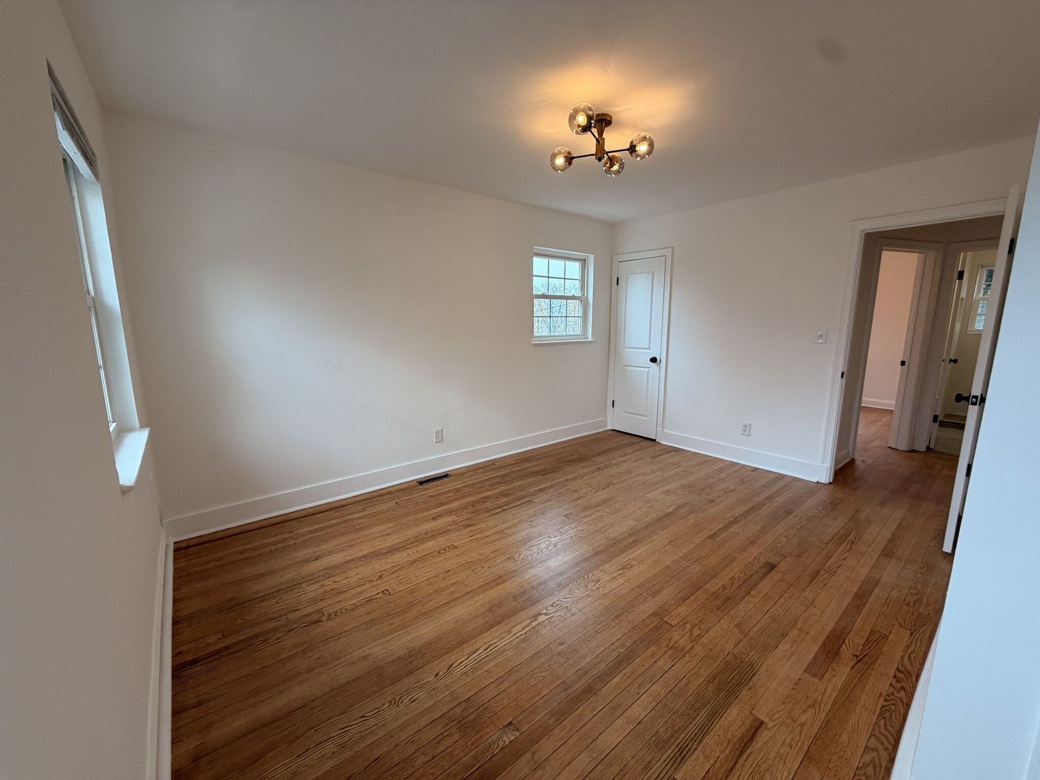 Building Photo - 1300 Dexter Terrace SE