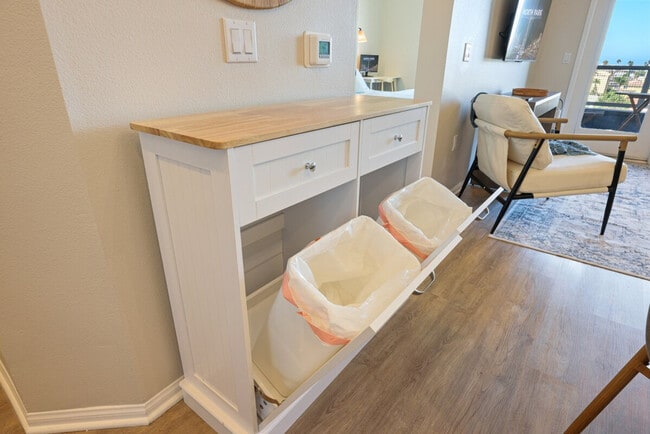 Building Photo - 4355 Ohio St