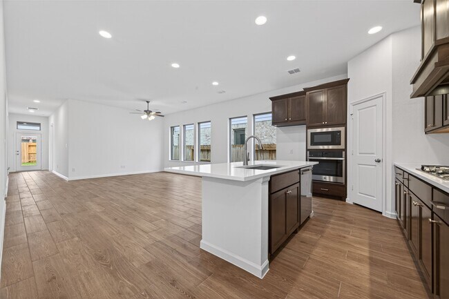 Building Photo - 5015 Bowen Pr Dr