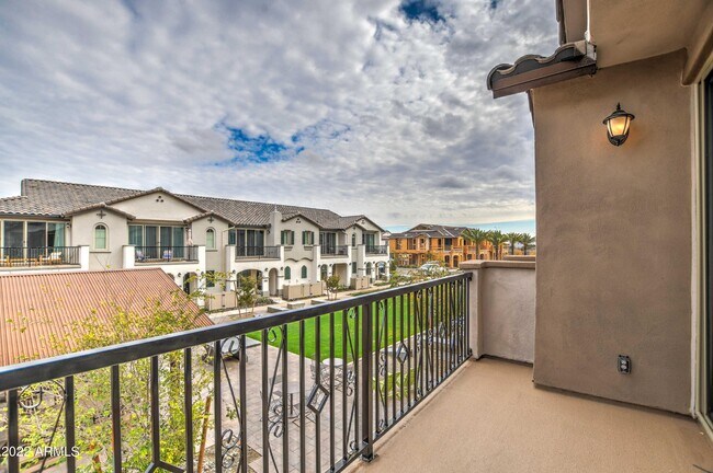 Building Photo - 4655 S Vapor