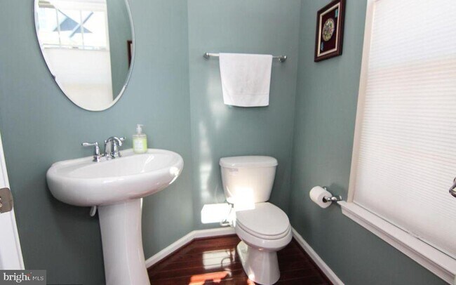 Building Photo - 7548 Honey Locust Ln