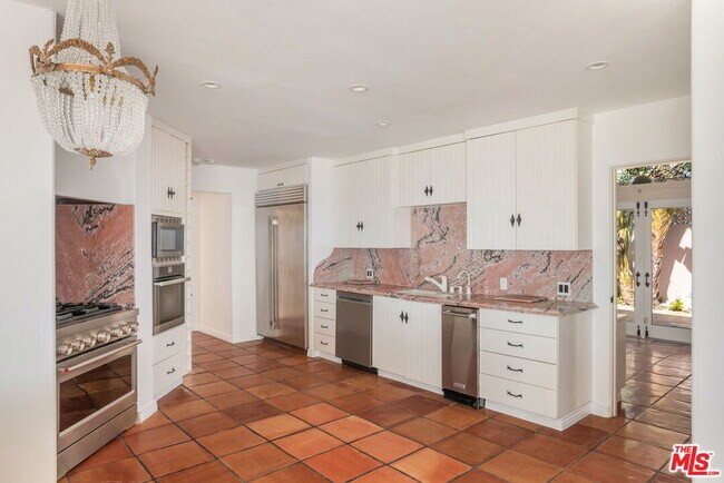 Building Photo - 206 Bellino Dr
