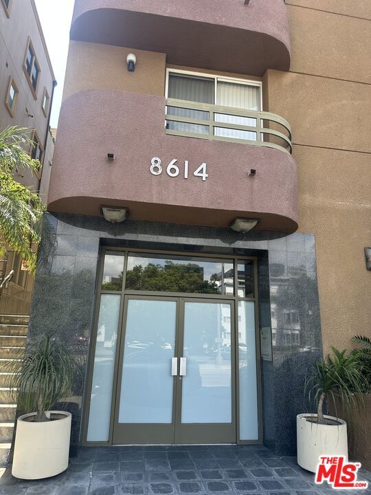 Building Photo - 8614 Burton Wy