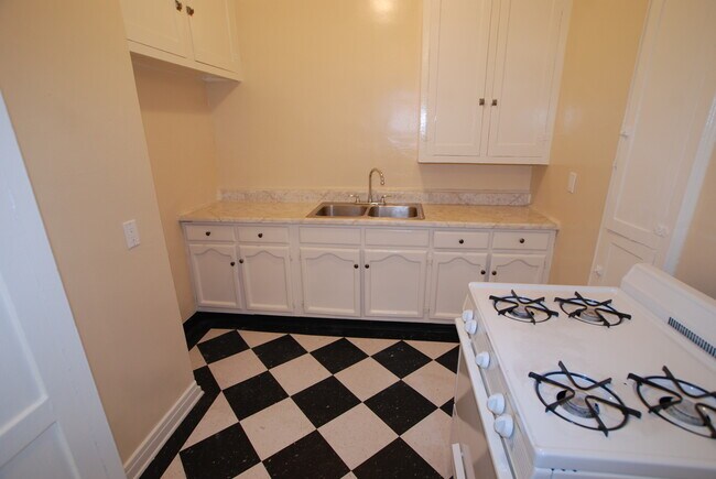 Interior Photo - 15Th - 2731 W. 15th Apts.