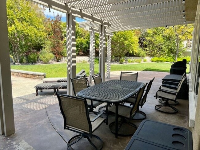 Building Photo - Beautiful, Expansive Paseo Del Sol Pool Home for Rent