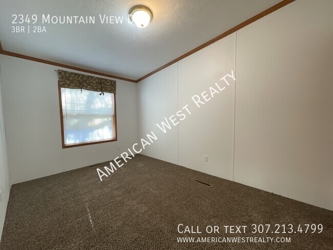 Building Photo - 2349 Mountain View Dr