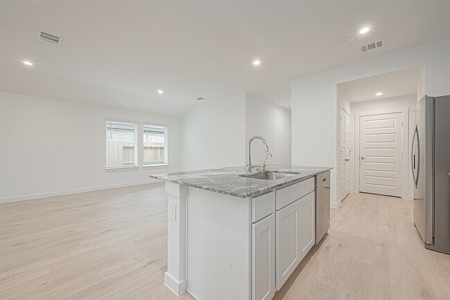 Building Photo - 4939 Pne Hvn Ln