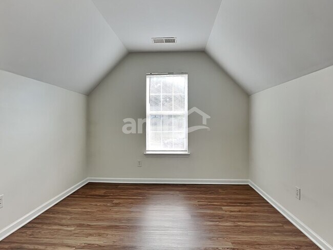 Building Photo - 9117 Hollow Ridge Ln