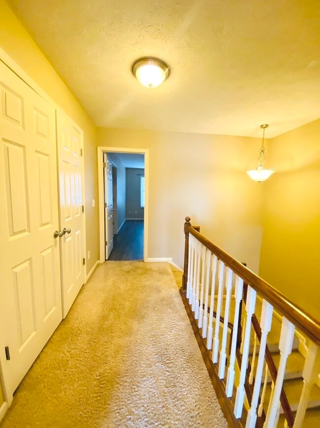 Building Photo - 1112 Ekstam Dr