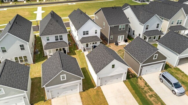 Building Photo - Stunning 3BR Home with Spacious Open Layout, Community Pool & Playground