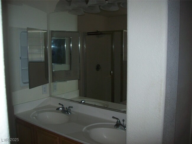 Building Photo - 7960 Violet Dawn St