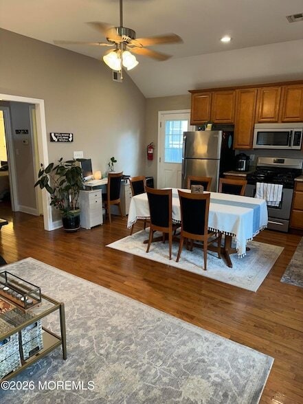 Building Photo - 53 Ideal Ave