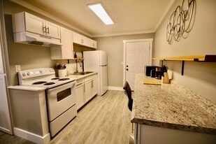 Building Photo - Metro Huntsville