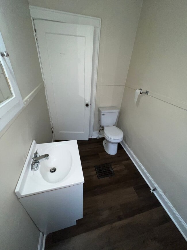 Building Photo - 1483-1485-1485 Republic Ave