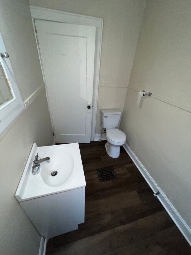 Building Photo - 1483-1485 Republic Ave