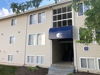 Building Photo - 2 Bed/1 Bath.  On bus route. Off street Pa...