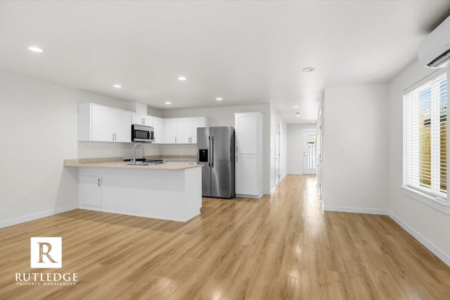 Building Photo - STUNNING 3 Bed / 2.5 Bath Brand New Townhome / End Unit !!!