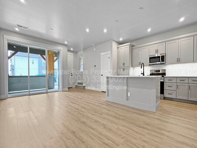 Building Photo - 160 S Koyukuk Ave