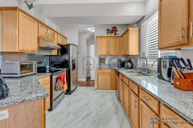 Building Photo - 3963 NW 148th Pl