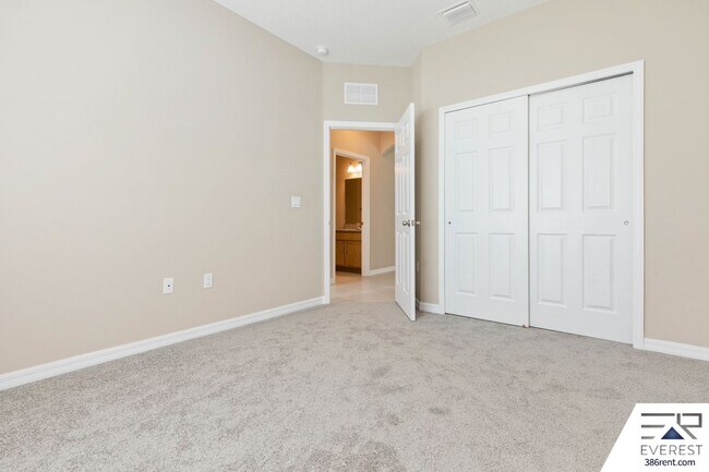 Building Photo - FULLY FENCED, LIKE NEW 3/2/2 IN DESIRABLE PINE GROVE