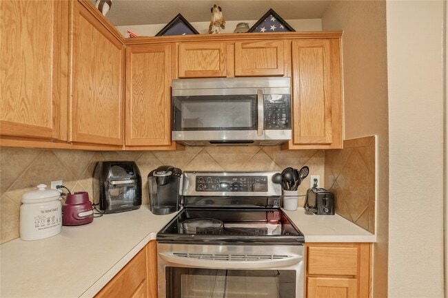 Building Photo - 3825 Cane River Rd