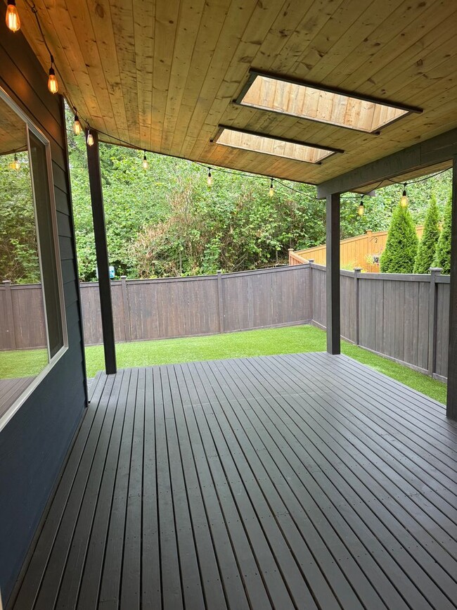 Building Photo - 4 Bedroom 2.5 Bath. Cul-de-Sac beautifully...