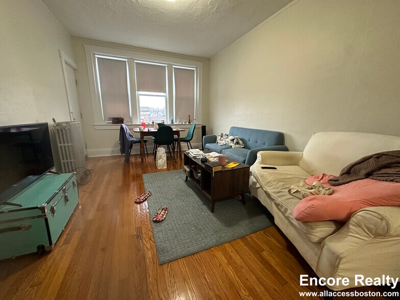 Building Photo - 127 Sutherland Rd