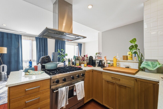 Building Photo - 26 Winfield St