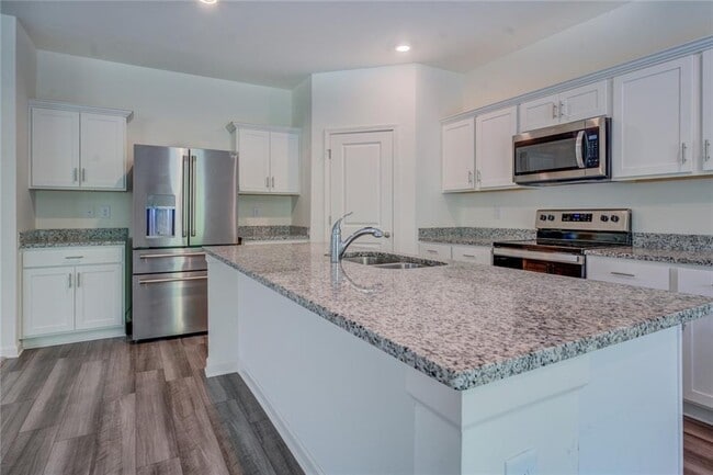 Building Photo - 7061 Rochford Dr