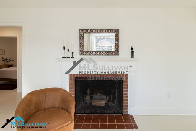 Building Photo - 1803 Hillcrest Dr