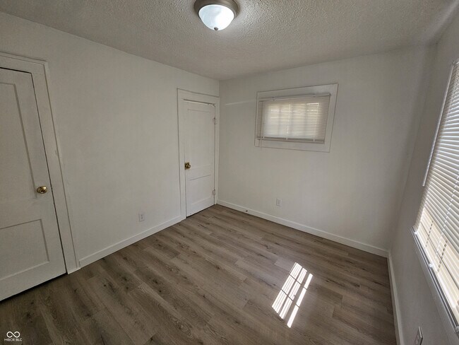 Building Photo - 835 Tecumseh St