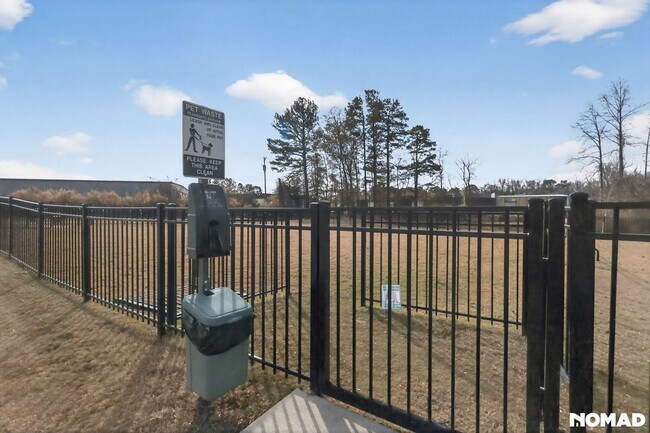 Building Photo - 815 Washington St