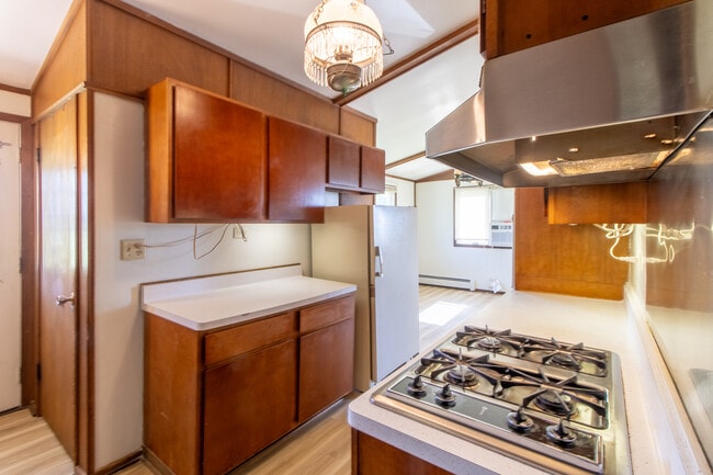 Building Photo - 810 W Jackson St