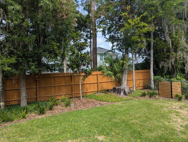 Building Photo - Stunning Fully Renovated 3-Bedroom, 2-Bathroom Cottage-Style Home
