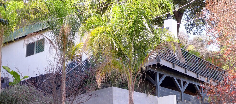 Building Photo - 11060 Fruitland Dr
