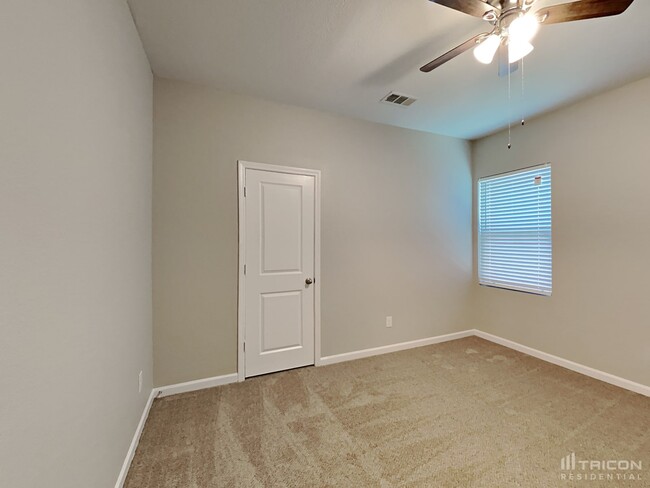 Building Photo - 408 Glen Meadow Dr