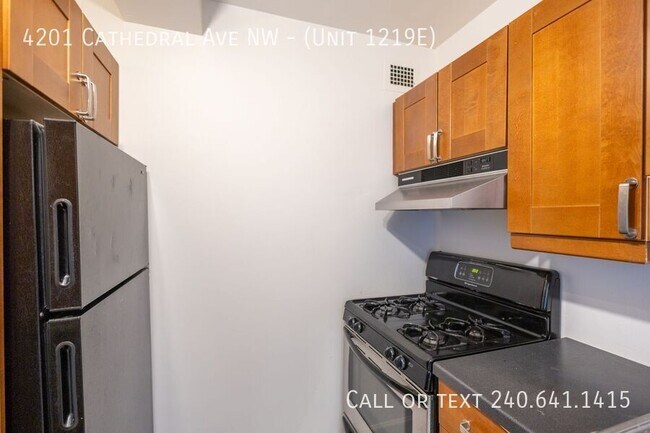 Building Photo - 4201 Cathedral Ave NW