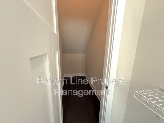 Building Photo - 118 W Poindexter Dr