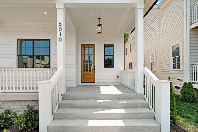 Building Photo - Beautiful home in The Nations!  4 bedrooms and 3 bathrooms in well sought after area.