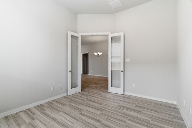 Building Photo - 22515 Bassett Hollow Ln