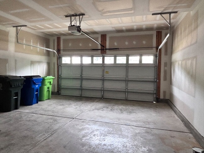 Building Photo - 3244 Groveshire Dr