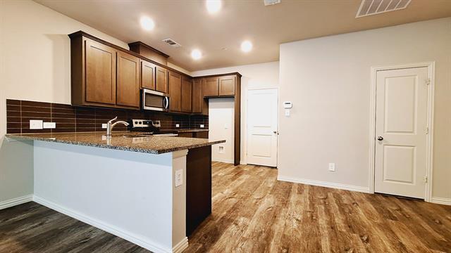 Building Photo - 3329 Solana Cir