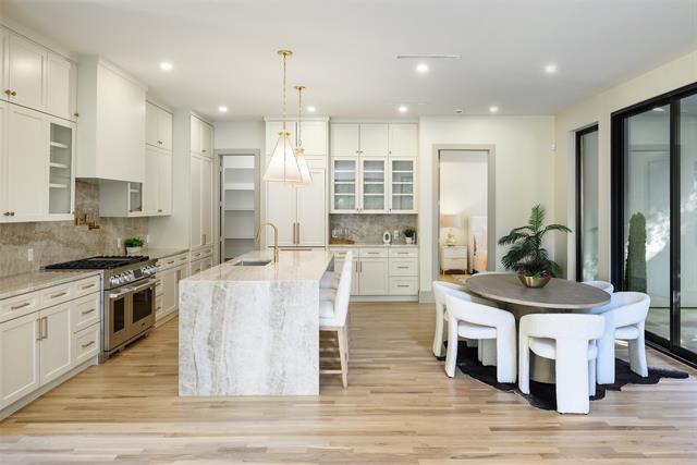 Building Photo - 6984 Santa Barbara Dr