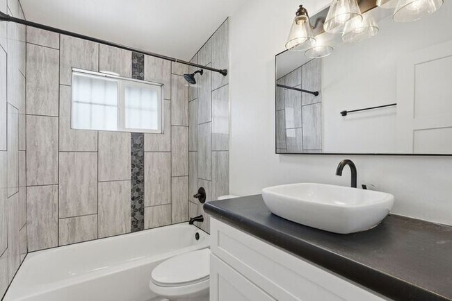 Building Photo - Bright & Airy 2-Bedroom Midtown Tucson Apartment Near TMC & The Loop