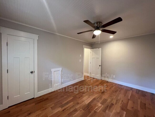Building Photo - 1210 Gearwood Ave