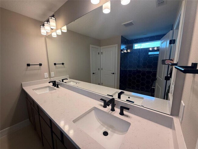 Building Photo - 455 Winter Grv Blvd