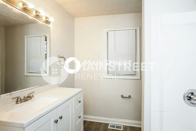 Building Photo - 3 Bedroom Pet-Friendly Home in Indianapoli...