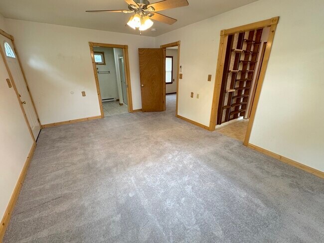 Building Photo - 5007 Hazelwood Rd
