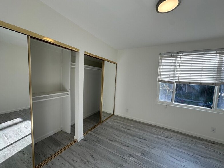 Building Photo - 7555 De Longpre Ave