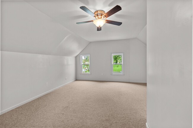 Building Photo - 814 C St